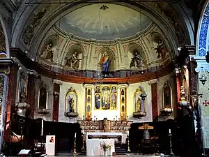 L'abside avec le maître-autel et le retable de Notre-Dame-de-Bon-Secours