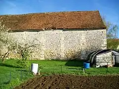 La grange dîmière (vue partielle), façade sud.