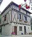 Maison du XVIe siècle, rue de la Citadelle, près de la place Saint-Nicolas.