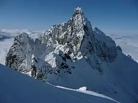 Vue de la Punta Rossa depuis les hauteurs de la Bocca Tumasginesca.