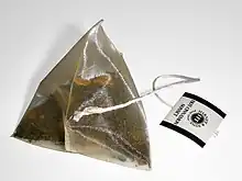 Sachet de thé pyramidal, vu d’en haut.