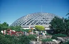 Bloedel Floral Conservatory, jardin botanique de Vancouver, ce dôme sert de décor et de lieu de tournage de l'épisode (intérieur et extérieur).