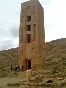 Le minaret de la mosquée de la Qal'a des Beni Hammad fondée par les Hammadides.