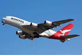 VH-OQA, l'appareil impliqué, ici à l'aéroport Melbourne-Tullamarine en mai 2010, 6 mois avant l'incident.