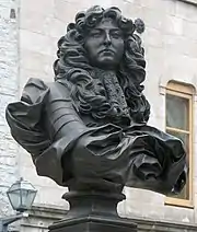 Le buste de Louis XIV.