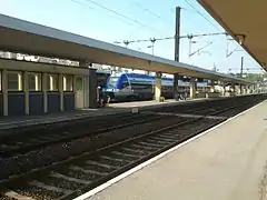Vue des quais de la gare de Boulogne-Ville, électrifiée depuis mai 1994.