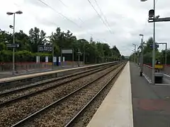 Les quais en direction de Persan - Beaumont.