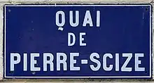 Voir la plaque.