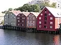 Norvège, maisons sur pilotis en bois sur les quais de Trondheim