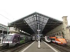 TER et TGV en gare.