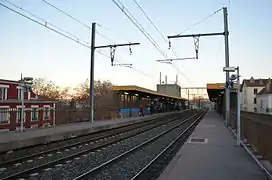 Vue sur les quais depuis la voie A