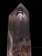 Quartz « Fantôme » -Minas Gerais - Brésil (7,8 × 2,2 cm).