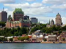 Le Vieux-Québec au bord du fleuve Saint-Laurent.