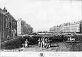 Vue de Queen Square, Bloomsbury, en 1787. Le terrain s'étend librement jusqu'à Highgate et Hampstead