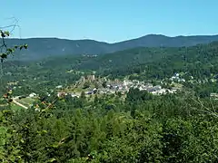 Vue d'ensemble du village de Quérigut.