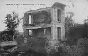 Ruines de la mairie et de l'école en 1918.