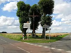 Quevauvillers, croix de calvaire.