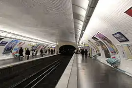 Les quais de la ligne 3.