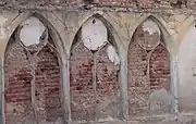 Arcade du cloître médiéval.