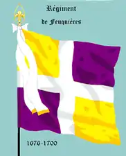Grande croix blanche partageant le drapeaux en quatre. Deux carrés (en haut à gauche et en bas à droite) sont jaune orangé. Les deux autres sont violets