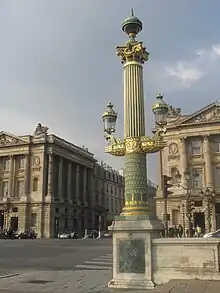 Un colonne rostrale de la Place de la Concorde à Paris.