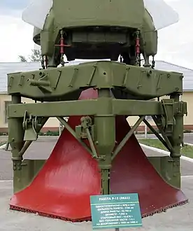 Socle utilisé pour le lancement d'un missile R-12 ;