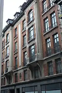 1923 : Bruxelles, rue des Fabriques, 32A-36A, immeuble à appartements de style Art déco.