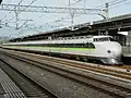 Shinkansen 0 version R à 6 voitures, repeint en livrée "JR West Kodama"