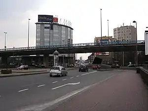 Viaduc lieu-dit « le Viaduc », chaussée de Mons. Le nom du lieu vient du pont qui passe au-dessus de la ligne 140 de la SNCB.