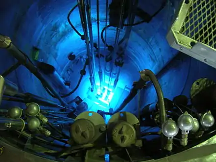 Réacteur nucléaire expérimental RA-6 en fonctionnement, au Centre atomique de Bariloche.