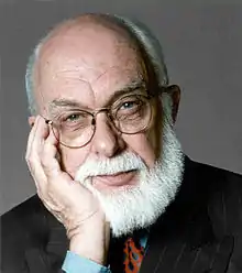 Photographie du scientifique sceptique James Randi.