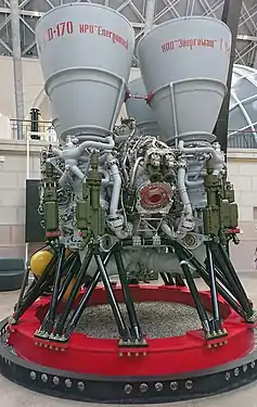 Le moteur-fusée russe RD-170 est le plus puissant des moteurs-fusées à combustion étagée
