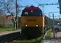 Un train en provenance de la Capelette à l'entrée de la gare de la Blancarde