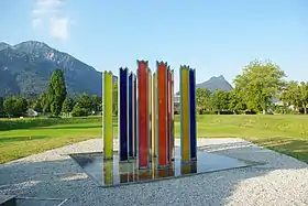 Mémorial situé sur le terrain de l'ancienne patinoire