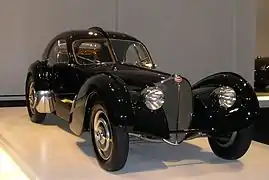 Bugatti 57 SC « Atlantic » (1938).