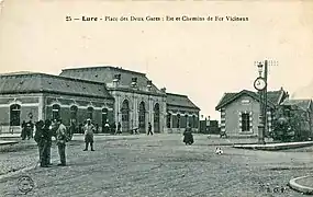 Gare de Lure face à celle de la Compagnie de l'Est.