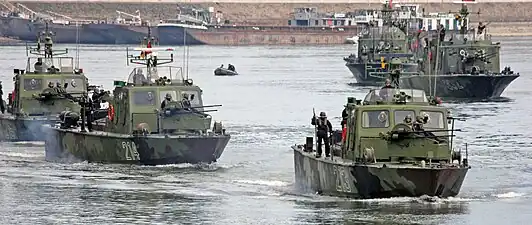 Patrouilleurs de la classe Biscaya et dragueurs de mines de la classe Neštin des forces armées serbes