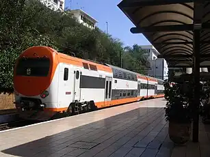 Train navette rapide en gare de Rabat-Ville.