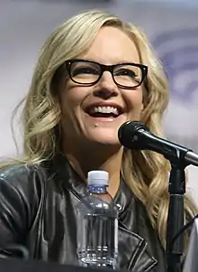 Rachael Harris interprète Linda Martin.