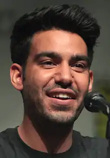 Rahul Kohli interprète Owen