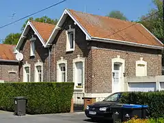 Des habitations groupées par deux.