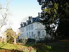 Château de craie, face à l'église.