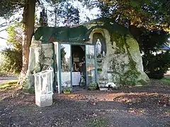 Réplique de la Grotte de Lourdes.