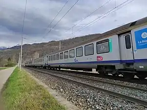 Une voiture corail VTU Auvergne-Rhône-Alpes à Gières.