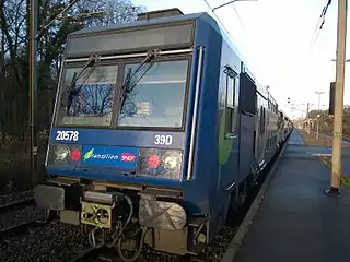 Train à l'arrêt.