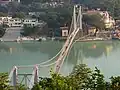 Le Ram Jhula (en), passerelle au-dessus du Gange.