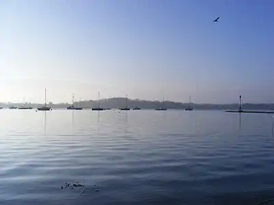 L'estuaire de la Rance à marée haute depuis la Cale