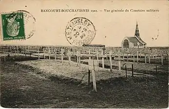 Carte postale de la nécropole et de la chapelle en 1922.