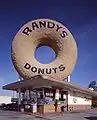 Échoppe Randy's Donuts à Los Angeles en Californie, construite en 1952