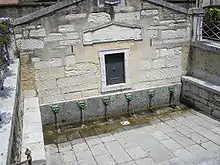 La fontaine du Hédas avant sa rénovation